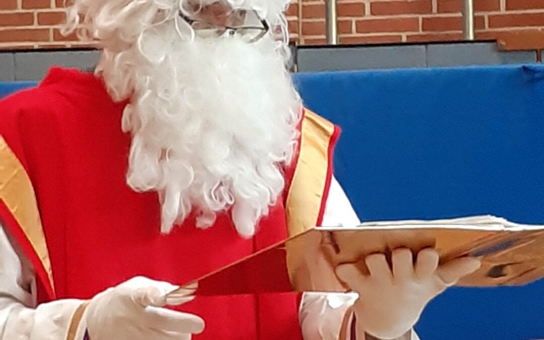 Der Nikolaus besucht unsere Schule