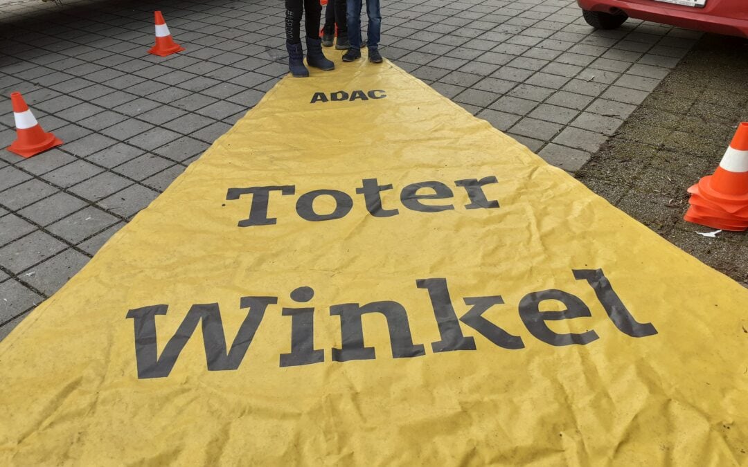 Demons­tration “Toter Winkel”