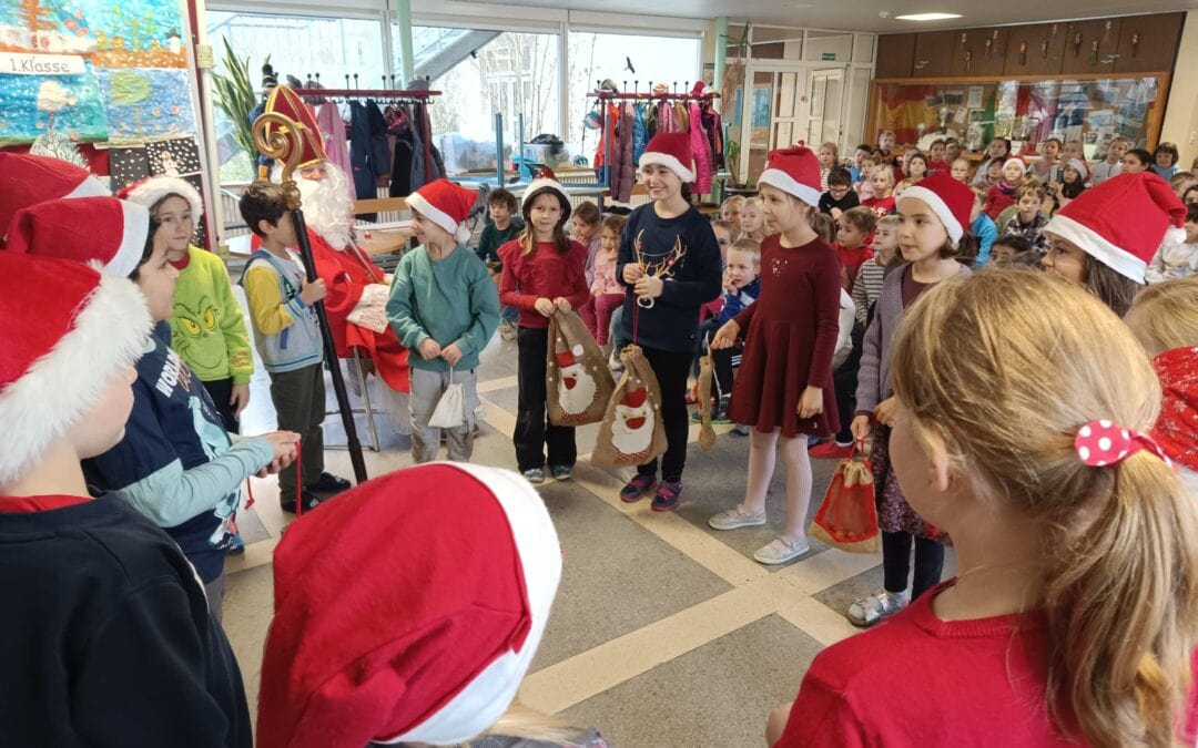 Der Nikolaus besucht unsere Schule